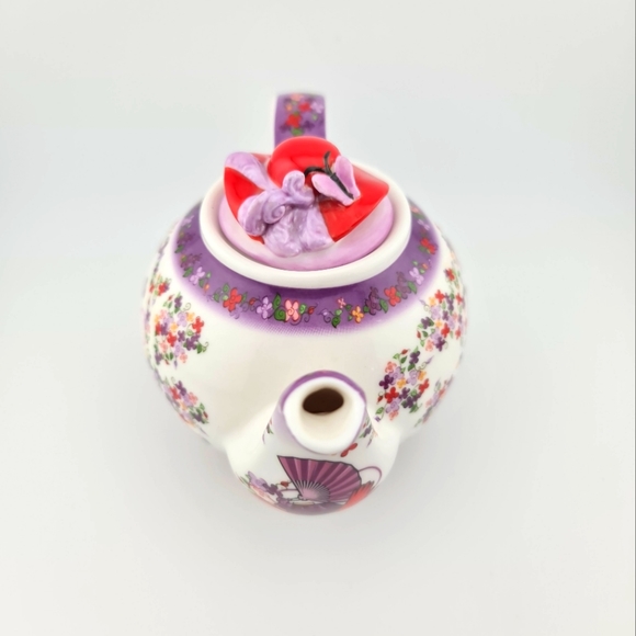 Vintage Red Hat Society Teapot - Picture 9 of 9